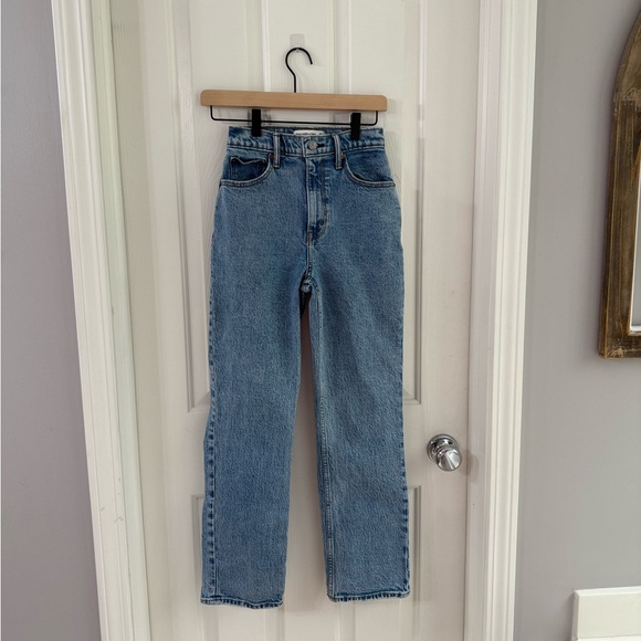 Abercrombie ultra high rise 90s straight jeans - curve love style - Picture 1 of 4